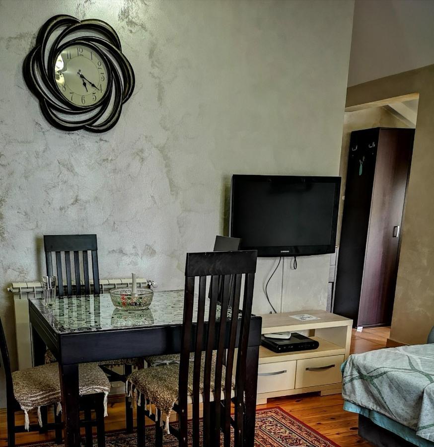 Apartman Sunny Apartment เซทินเจ ภายนอก รูปภาพ
